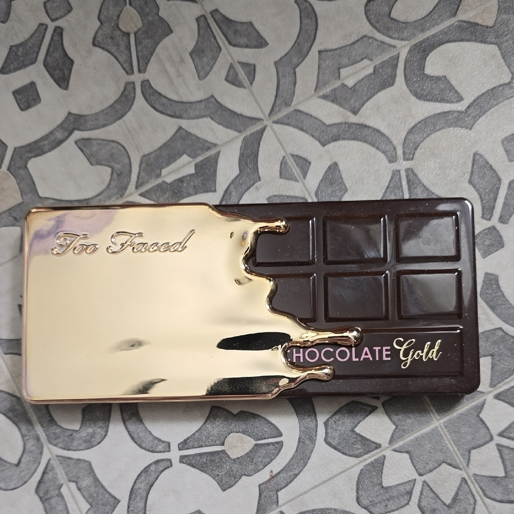 Too Faced Chocolate Gold Palette with Metallic and Brown Shades